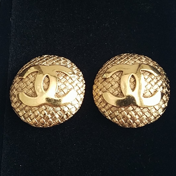 Vintage Chanel earrings - Picture 1 of 12